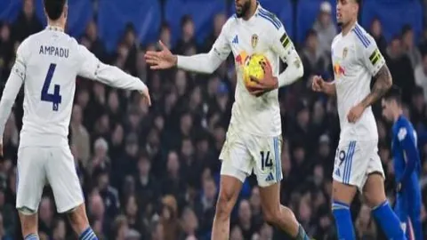 克魯尼奇任意球制勝，維羅納0-2負於AC米蘭意甲第26輪震撼比賽